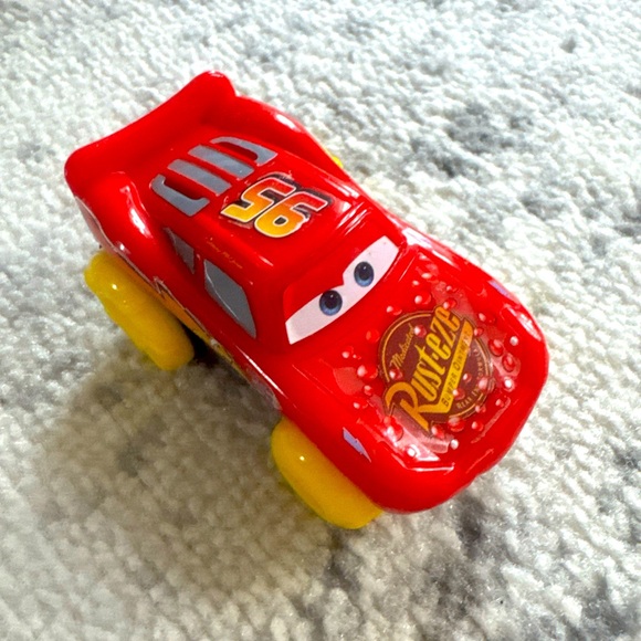 Disney Pixar HYDRO Wheels Lightning McQueen 3” Pull Back Mattel Car - Picture 2 of 6